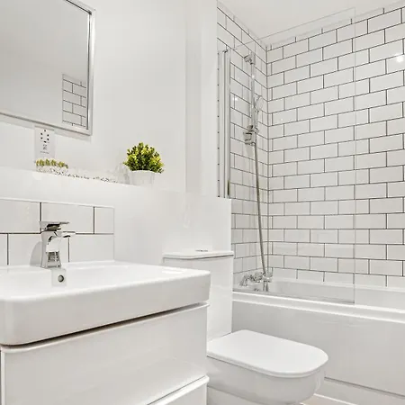 Oceanic Bliss - Monthly With Free Park & Netflix Apartment